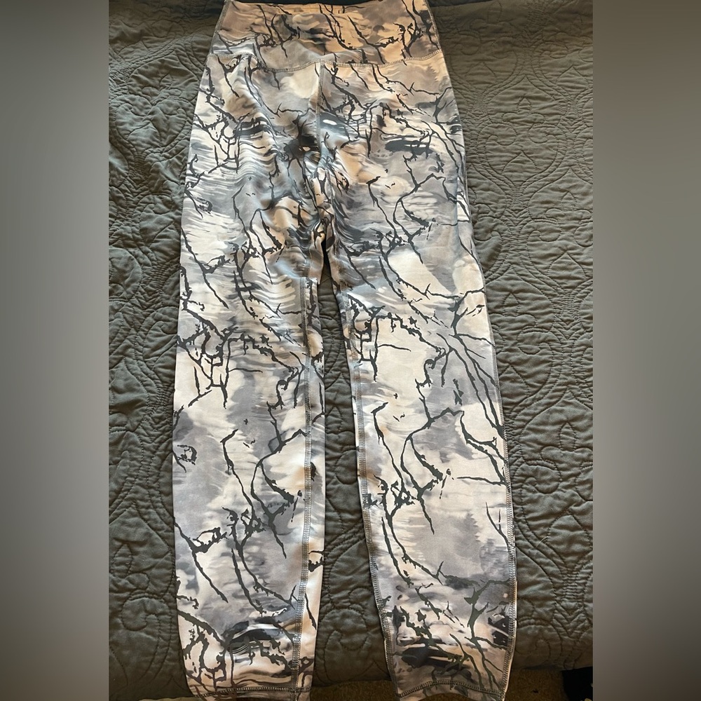 Mono B Gray and Black Patterned Leggings